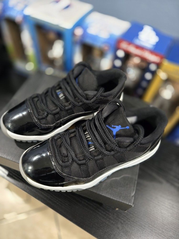 Jordan 11 Low Space Jam