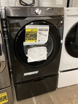 Samsung High Efficiency 4.5 cu.ft. Front Load Washer with Pedestal Storage Drawer New Scratch and Dent
