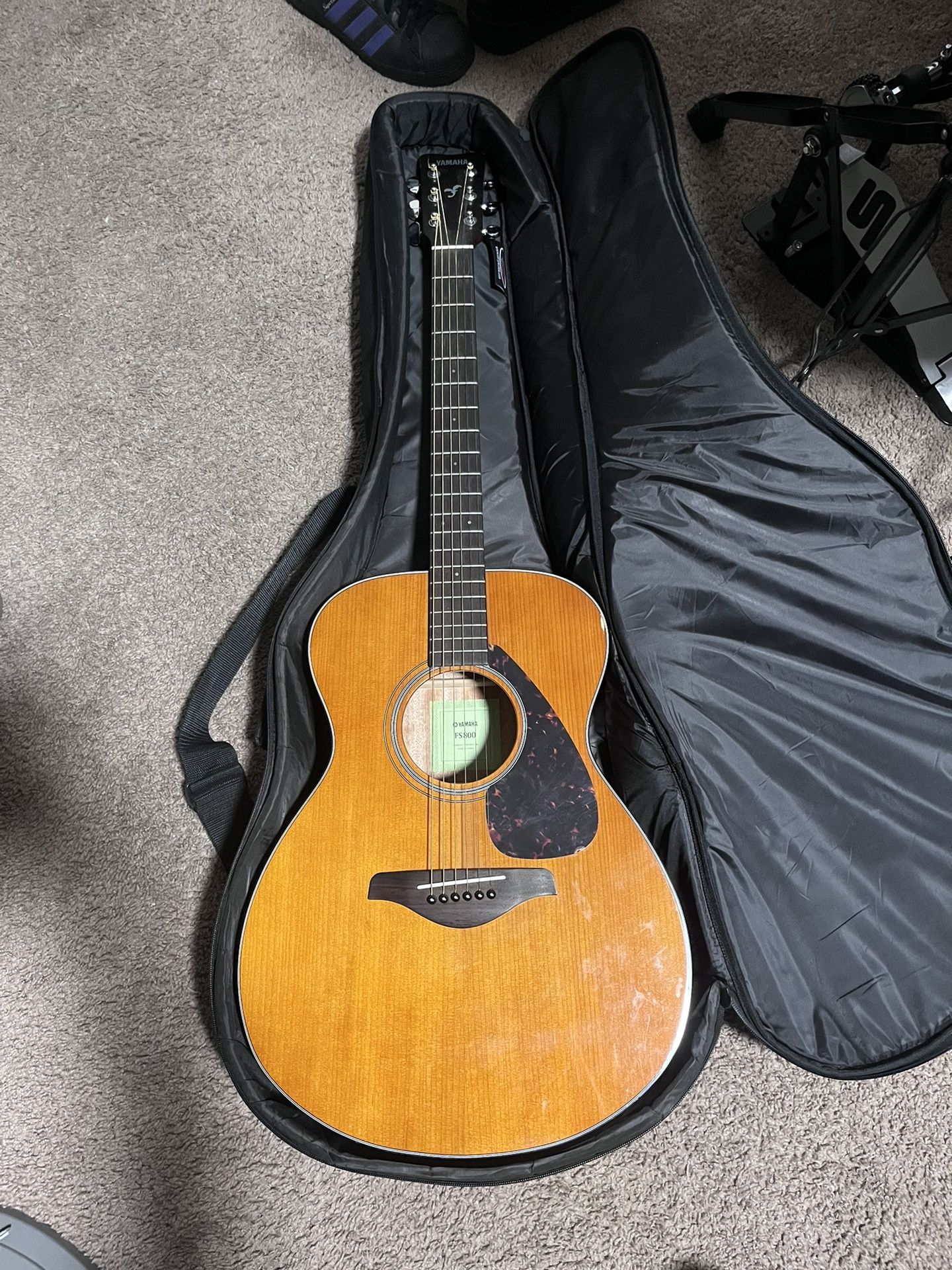 Yamaha Fs800 Acoustic Guitar W Case