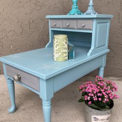 Pretty lie Side Table With Starfish 