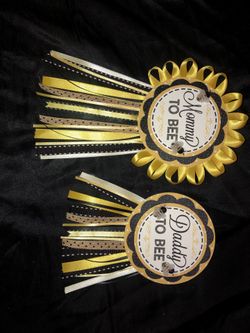 Baby shower pins
