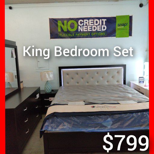 😍 Beautiful King Bedroom Set 