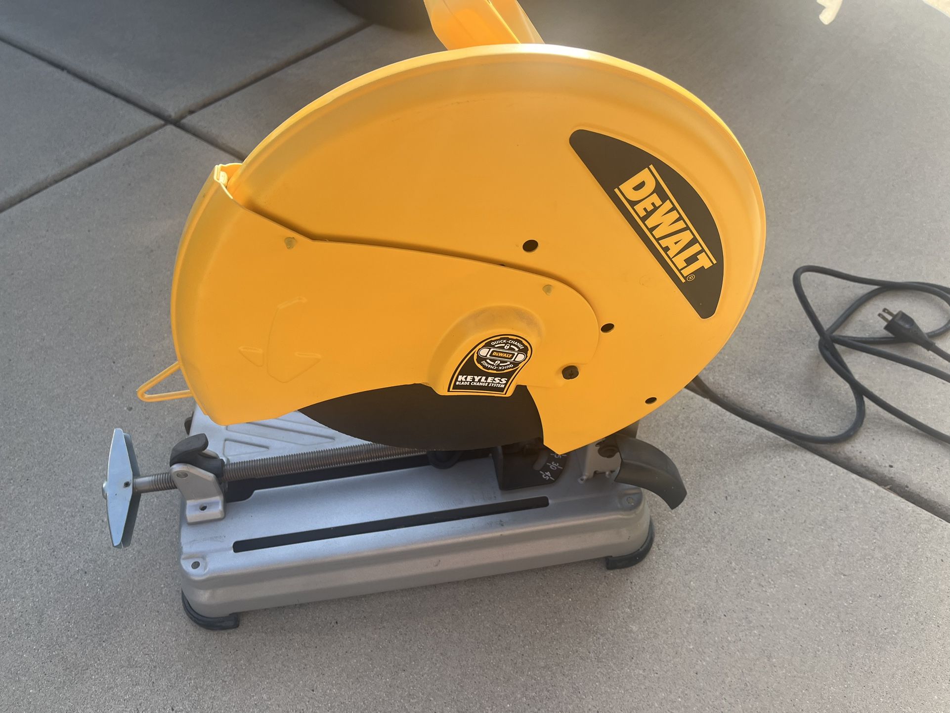 ***DeWALT 15 Amp Corded 14 in. Cut-Off Saw Including 9 Blades***