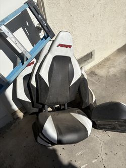 Razor Seats