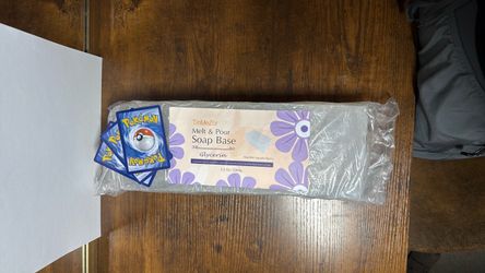 Glycerin Melt & Pour Soap Base 5.2 LB (2360g) X 3pc Pokemon Cards