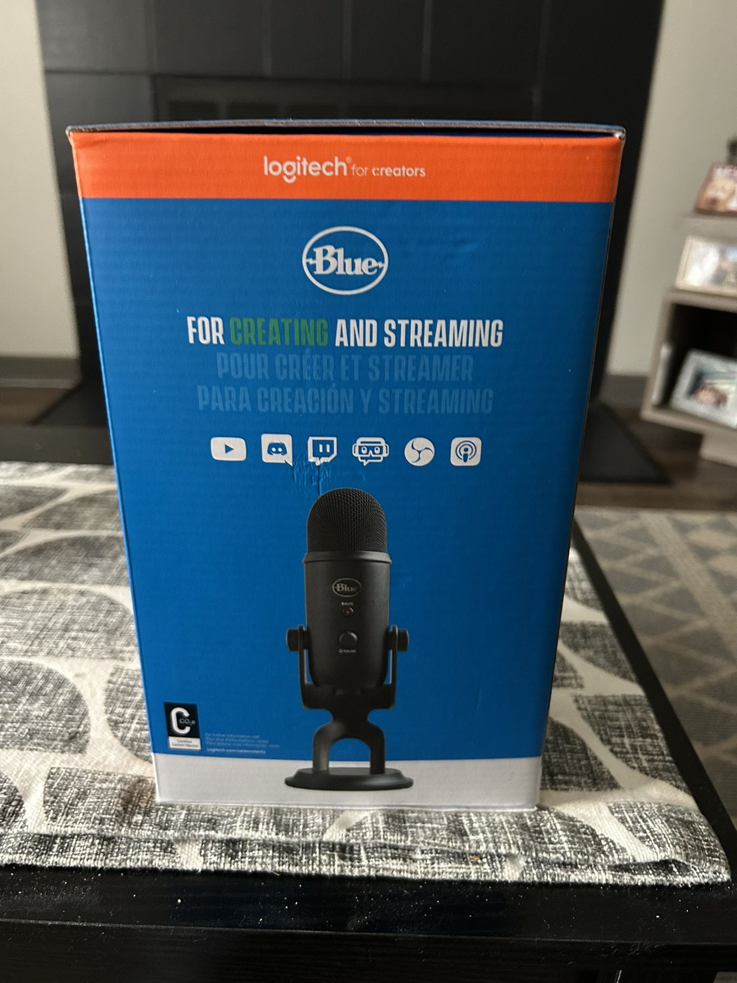 Logitech Creators Blue Yeti USB Microphone