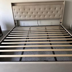King Size Upholstered Bed Fr King Size LED Bed Frame with Outlet Great Condition Lift Up Bed