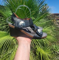Taos Leather Comfort Walking Sandals Womens Size 8-8.5