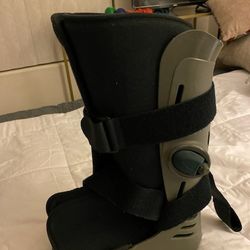 Orthopedic Boot Size Medium In Good Condition $15
