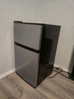 Mini fridge