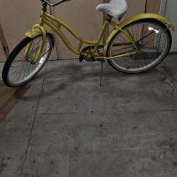 SCHWINN LEGACY 26 IN TIRES LADIES BEACH CRUISER 