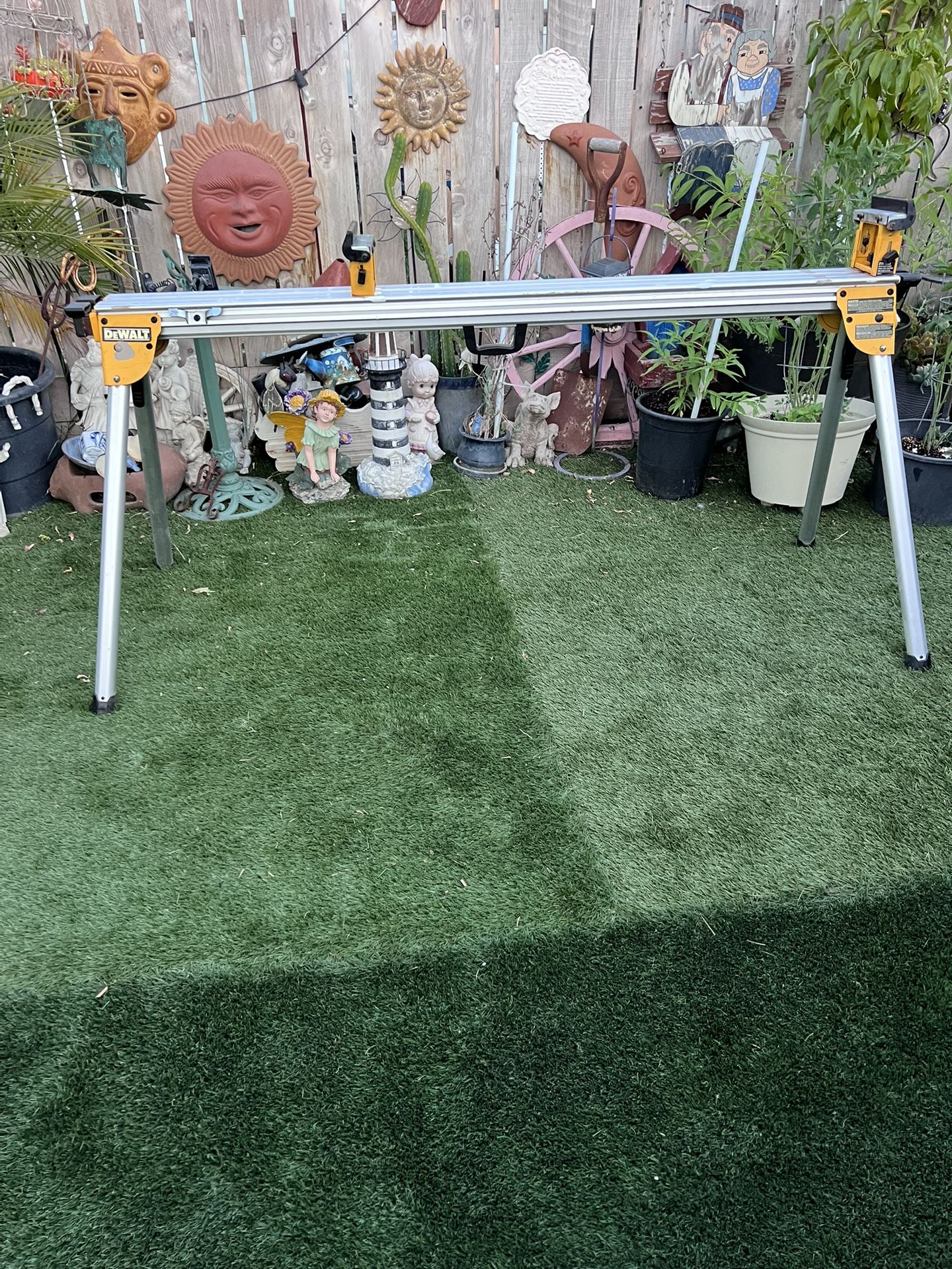 DEWALT Aluminum Adjustable Miter Saw Stand
