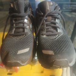 Brooks Ghost 12 WOMEN'S SIZE 10.5D