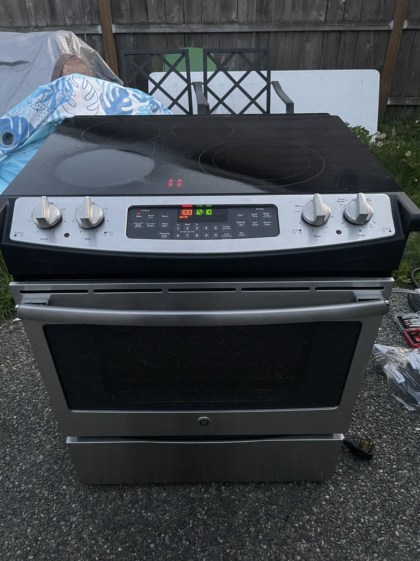 FREE DELIVERY-Ge Slide In Electric Range