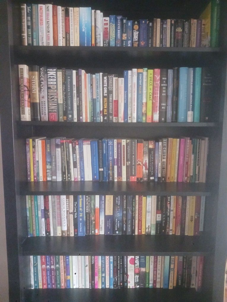 200 BOOKS 300 BUCKS HECK OF DEAL