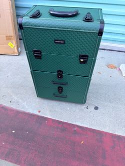 Byootique Rolling Makeup Case Green