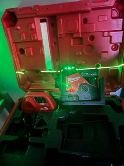 Milwaukee M12 12-Volt Lithium-Ion Cordless Green 250 ft. 3-Plane Laser Level Kit with One 4.0 Ah
