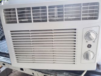 GE 5000 BTU Air Conditioner AC works great delivery Available