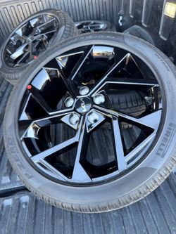 18” new take off set all black Kia with Pirelli oem factory