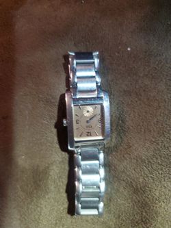 Esquire Swiss Quartz