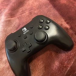Nintendo Switch Pro Controller 