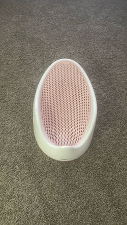 Baby girl bath$5