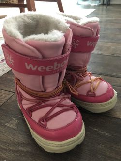 Little Girl’s snow boots size 7