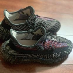 Yeezy 350 V2 Yecheil Size 6