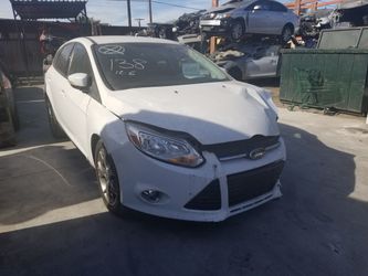 Parting out 2014 Ford focus SE auto 36k miles