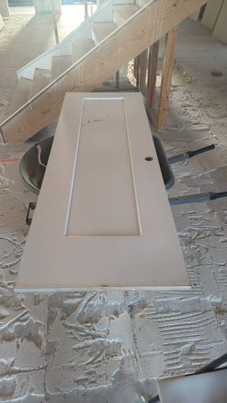 28x80 RIGHT HANDED DOOR