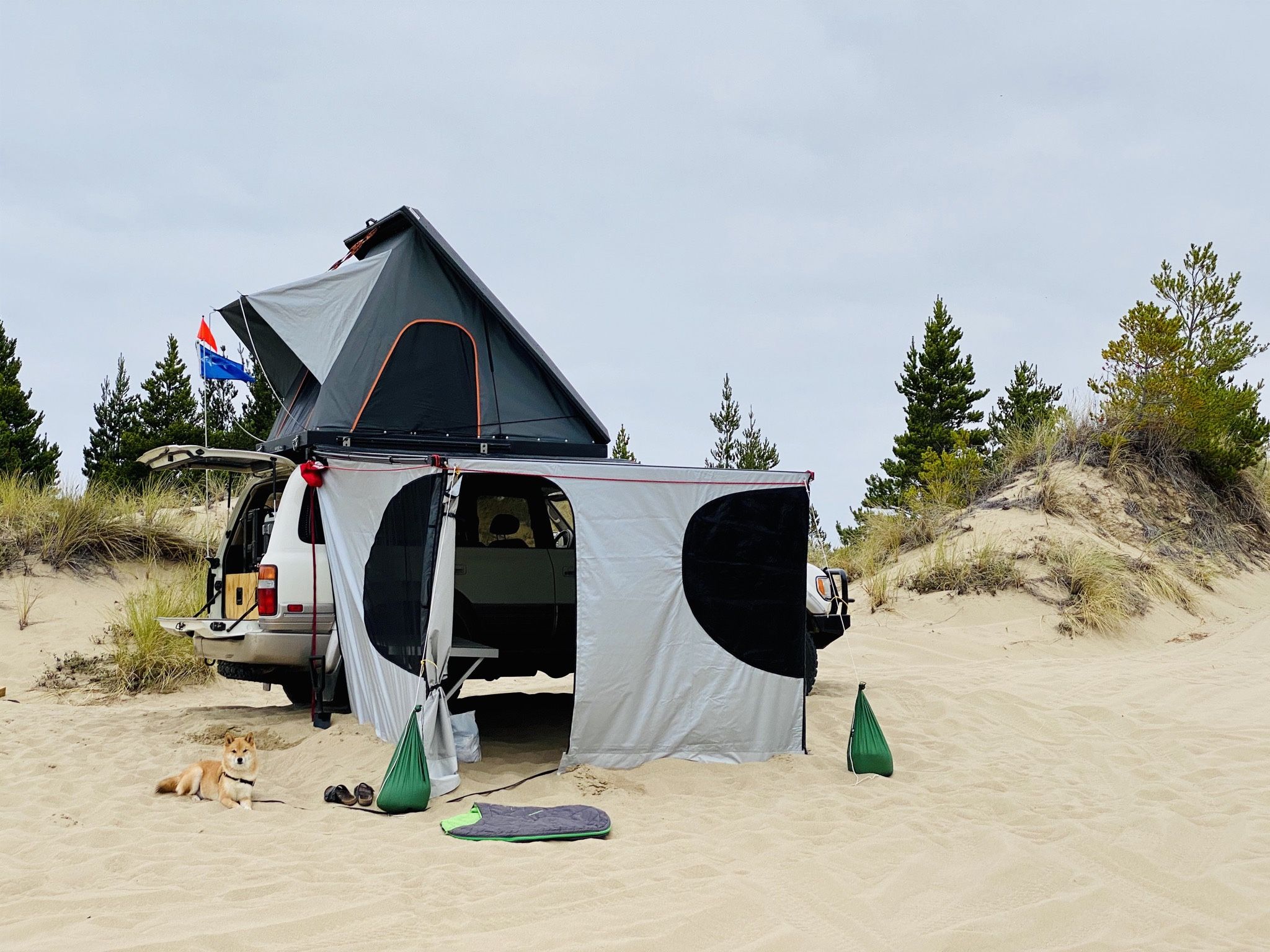 James Baroud Classic Awning 250 with Classic Awning Walls 250 Overlanding Retail $1800