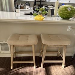 2 Bar Stools 
