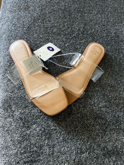 WOMENS TARGET SANDALS SIZE 6