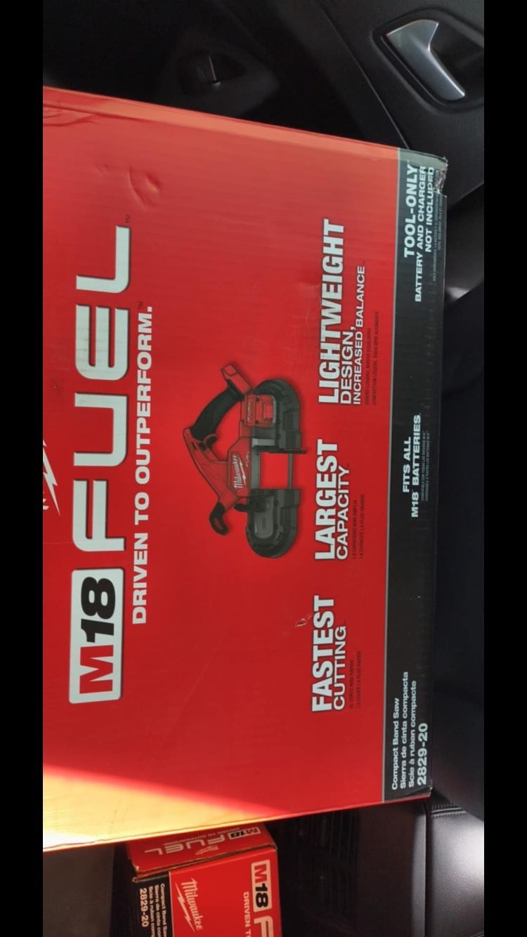 Milwaukee M18 Compact Band Saw