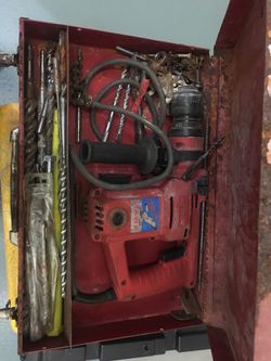 Milwaukee hawk heavy duty rotary hammer