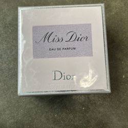miss dior perfume 
