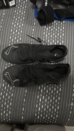 Puma soccer cleats, size 9