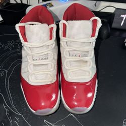 Jordan Retro  Cherry 11 Size 9