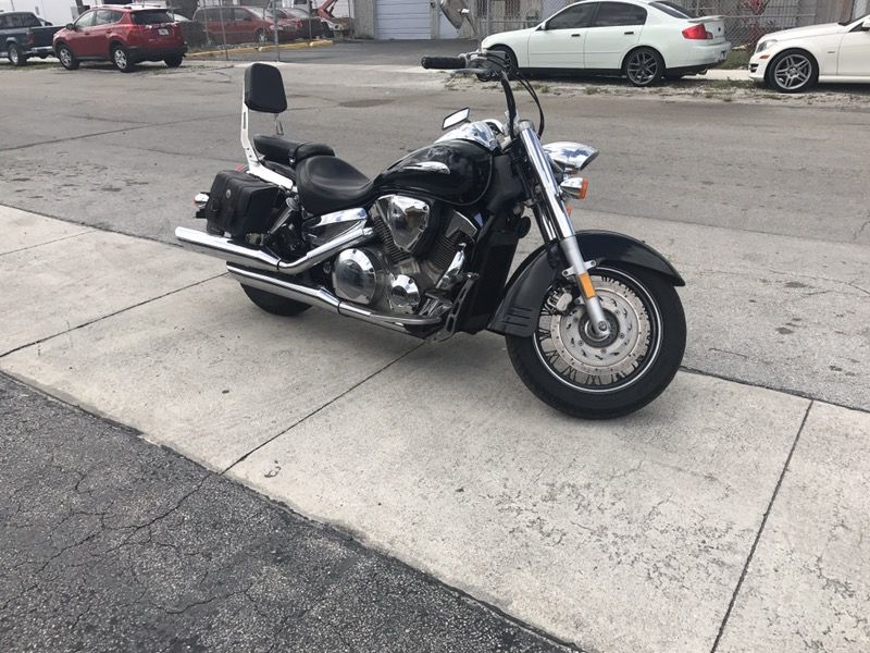 HONDA VTX 1300 ***MOTORCYCLE MUST GO TODAY****