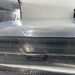CALIFORNIA KING SIZE SIMMONS BEAUTYREST BLACK PILLOW TOP MATTRESS & BOX SPRINGS BED SET