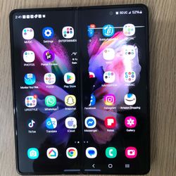 Samsung Galaxy Z Fold 3 (There Is a black line down the middle of the inner screen)