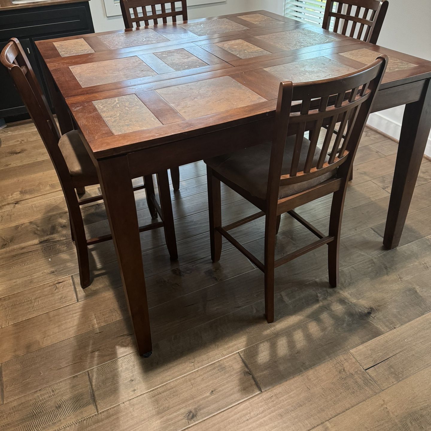Bar height Square Table