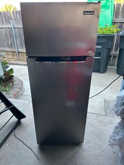 Magic chef refrigerator