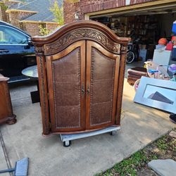 coat armoire cherry