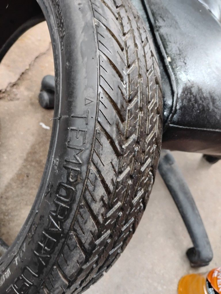KUMHO Tire.