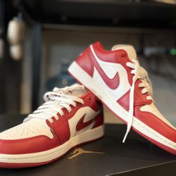 Air Jordan 1 Low Summit White / Varsity Red 