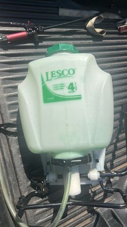 Lesco sprayer 4 gallons