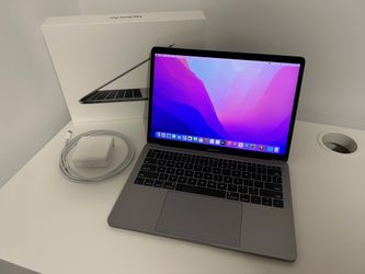 2017 MacBook Pro 13" - Space Gray - Rare Max Specs (i7 / 16GB RAM / 512GB Storage)
