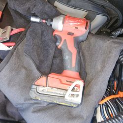 Milwaukee m18 brushless1/4"  he impact