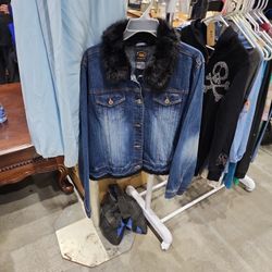 Women's Denim Jacket With Faux Fur Trim